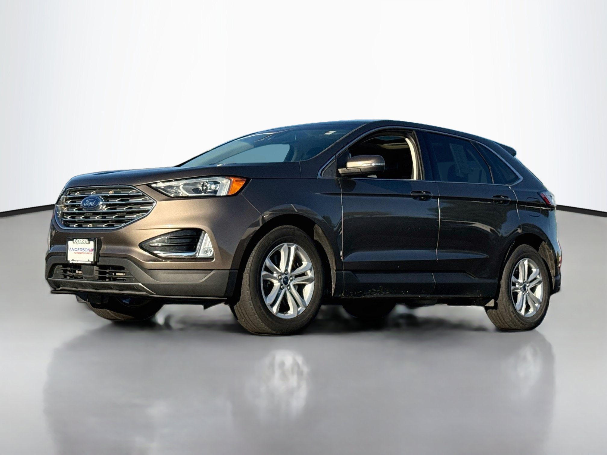 Used 2019 Ford Edge SEL w/ Equipment Group 201A AWD/4WD image 3