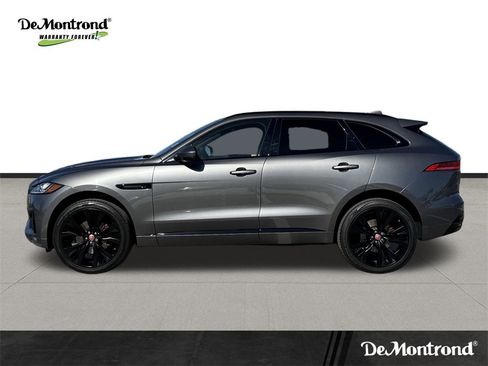 Used 2018 Jaguar F-PACE S image 8