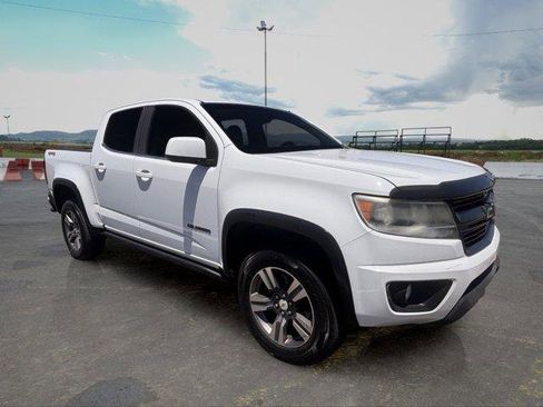 Used 2019 Chevrolet Colorado LT w/ LT Convenience Package AWD/4WD image 2