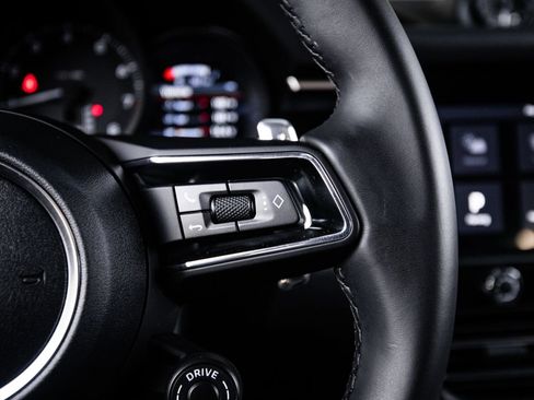 Certified 2026 Porsche Macan AWD/4WD image 16