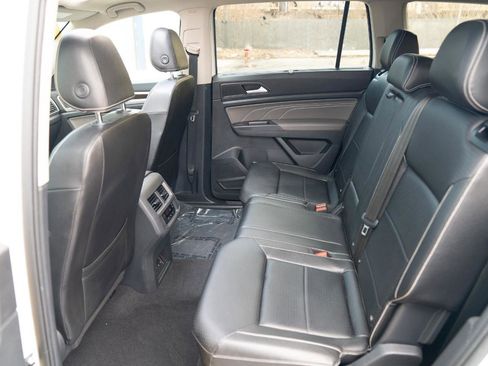 Used 2023 Volkswagen Atlas SE w/ Panoramic Sunroof Package image 28