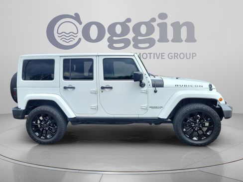 Used 2014 Jeep Wrangler Unlimited Rubicon w/ Connectivity Group AWD/4WD image 6
