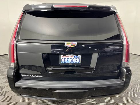 Used 2020 Cadillac Escalade Premium Luxury image 7