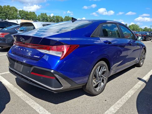 Used 2024 Hyundai Elantra Limited FWD image 4