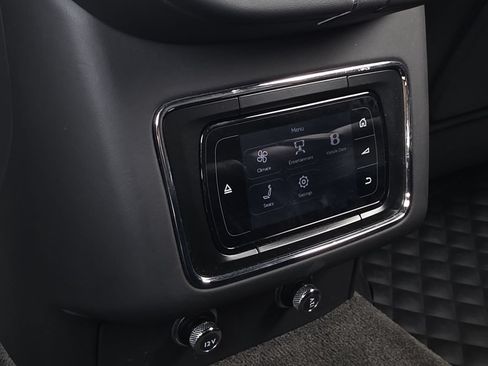 Used 2018 Bentley Bentayga AWD/4WD image 27