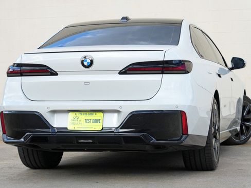 Used 2023 BMW 740i RWD image 5