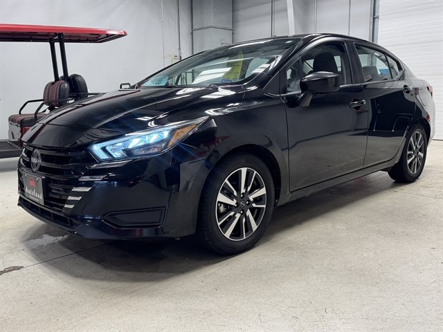 Used 2025 Nissan Versa SV FWD image 3