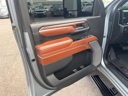 Used 2024 GMC Sierra 3500 Denali Ultimate image 13