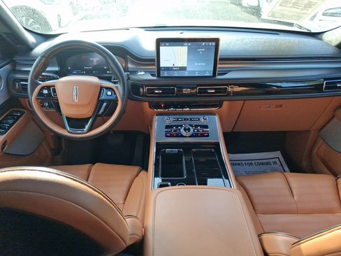 Certified 2023 Lincoln Aviator Black Label w/ Class IV Trailer Tow Package AWD/4WD image 7