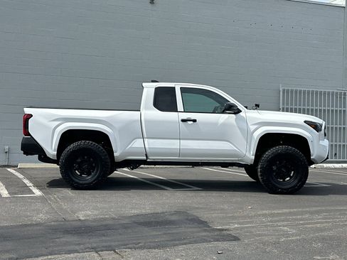 New 2025 Toyota Tacoma SR image 6