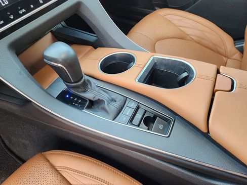 Used 2022 Toyota Avalon Limited w/ Advanced Safety Package image 19