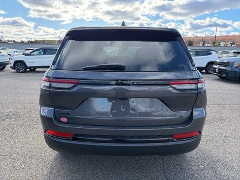 New 2025 Jeep Grand Cherokee 4WD image 4