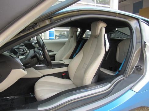 Used 2014 BMW i8 image 21