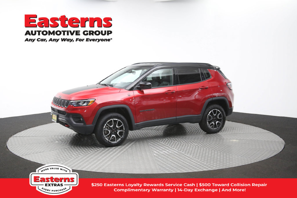 Used 2025 Jeep Compass Trailhawk AWD/4WD image 59