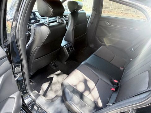 Used 2019 Honda Accord Sport image 14
