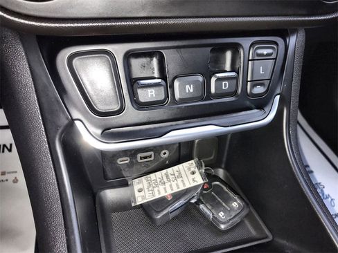 Used 2020 GMC Terrain SLE image 19