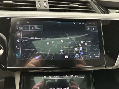 Used 2024 Audi Q8 e-tron Prestige w/ Prestige Package image 18