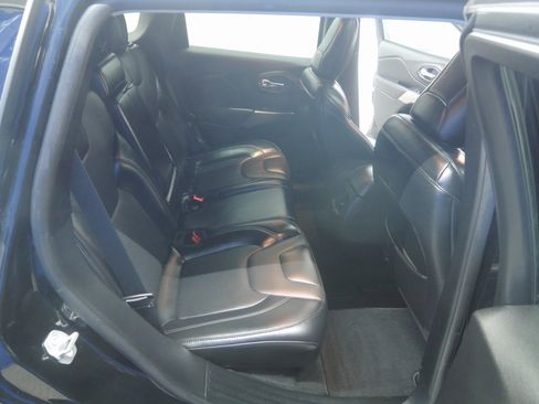 Used 2020 Jeep Cherokee Limited image 34