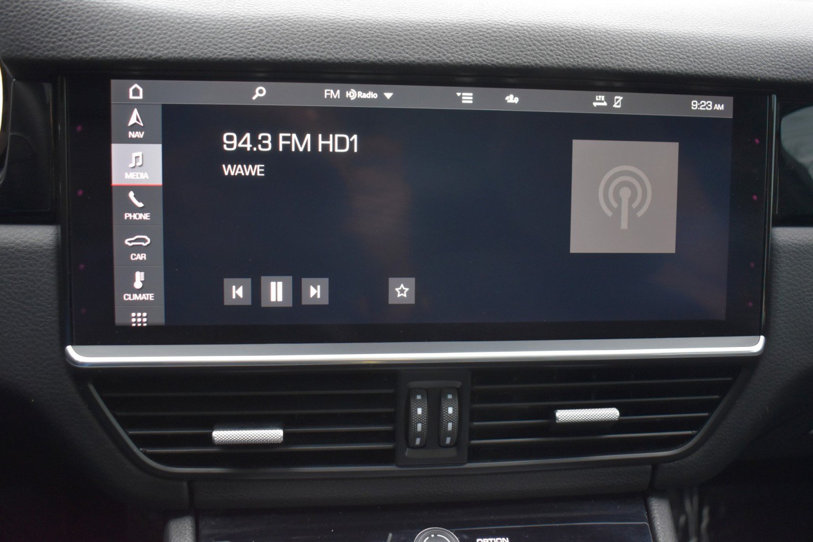 Used 2021 Porsche Cayenne AWD/4WD image 15