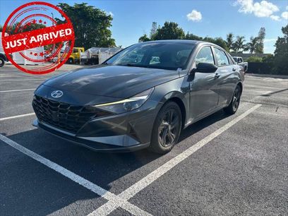 Used 2023 Hyundai Elantra SEL w/ Cargo Package