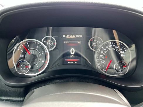 Used 2024 RAM 3500 Big Horn image 35