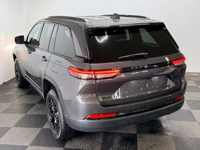Certified 2024 Jeep Grand Cherokee Altitude AWD/4WD image 8