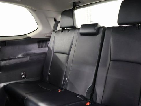 Used 2024 Toyota Grand Highlander XLE image 30