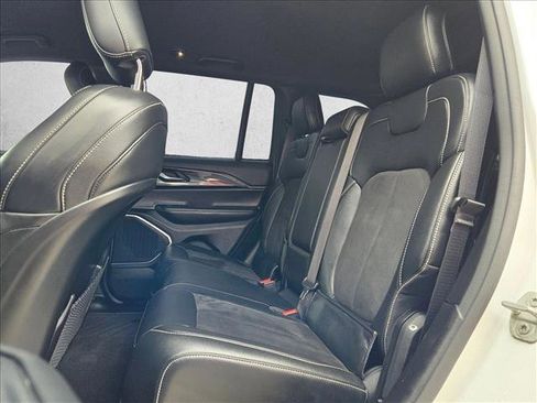 Used 2022 Jeep Grand Cherokee Altitude image 16