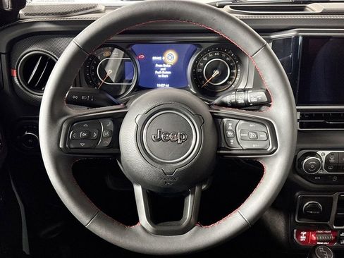 Used 2024 Jeep Wrangler Unlimited Rubicon w/ Convenience Group AWD/4WD image 13