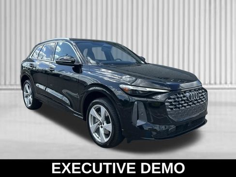 Used 2025 Audi Q5 Premium Plus w/ Premium Plus AWD/4WD image 8