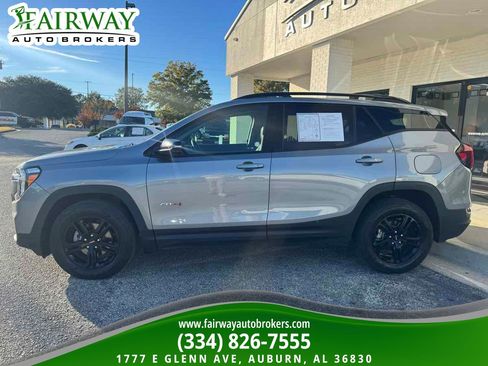 Used 2023 GMC Terrain AT4 image 9