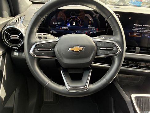 Used 2025 Chevrolet Equinox LT image 23