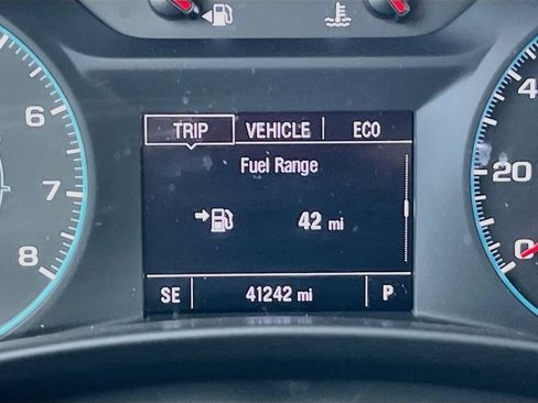Used 2022 Chevrolet Equinox LS FWD image 12