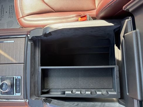 Used 2022 Ford Expedition Limited image 19