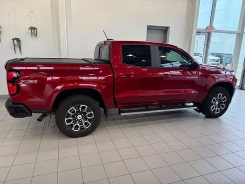 Used 2024 Chevrolet Colorado Z71 w/ Z71 Convenience Package 2 AWD/4WD image 39