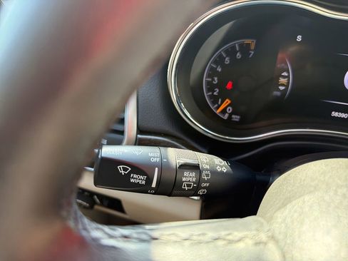 Used 2018 Jeep Grand Cherokee Limited image 29