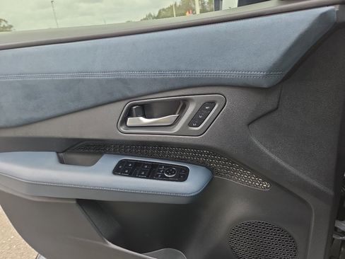 Used 2023 Nissan Ariya image 17