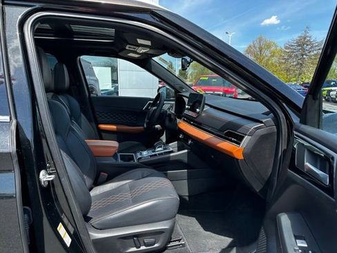 Used 2023 Mitsubishi Outlander SEL 40th Anniversary AWD/4WD image 19
