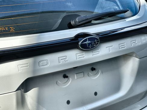 Used 2025 Subaru Forester AWD/4WD image 15