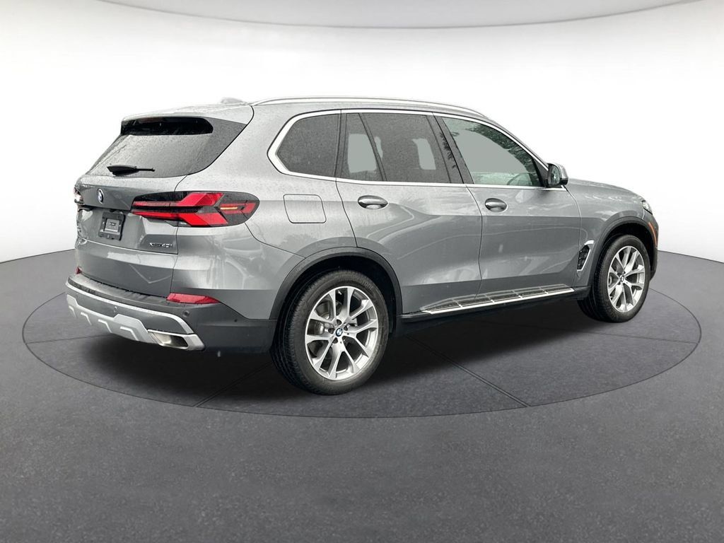 Used 2025 BMW X5 xDrive40i AWD/4WD image 6