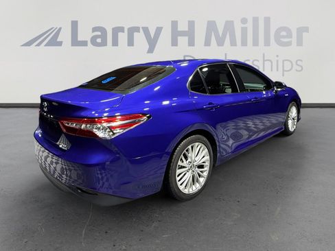 Used 2018 Toyota Camry XLE image 5