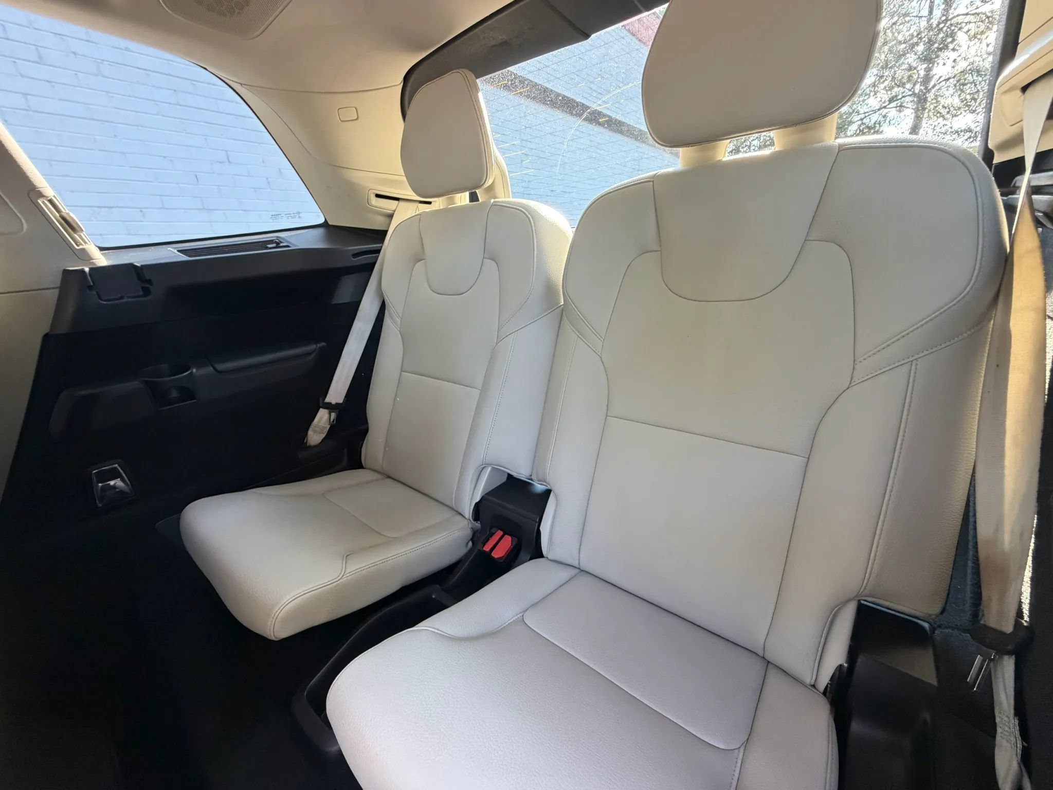 Used 2018 Volvo XC90 T6 Momentum w/ Convenience Package AWD/4WD image 22