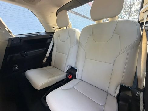 Used 2018 Volvo XC90 T6 Momentum w/ Convenience Package AWD/4WD image 22