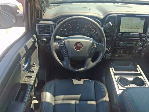 Used 2023 Nissan Titan PRO-4X w/ Pro-4x Convenience Package AWD/4WD image 11