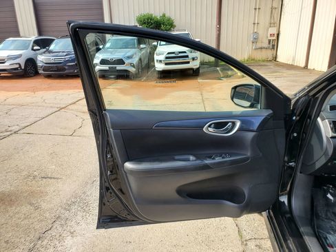 Used 2017 Nissan Sentra SR Turbo w/ SR Midnight Edition FWD image 21
