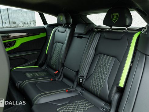 Used 2025 Lamborghini Urus Performante AWD/4WD image 31