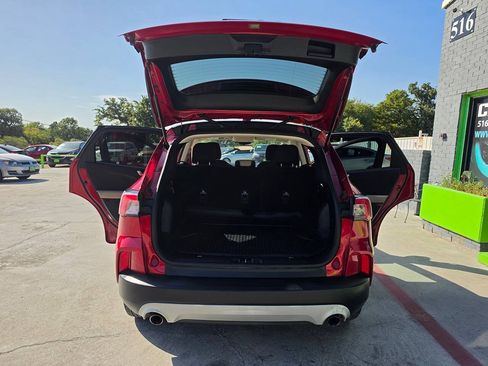 Used 2020 Ford Escape SE FWD image 25