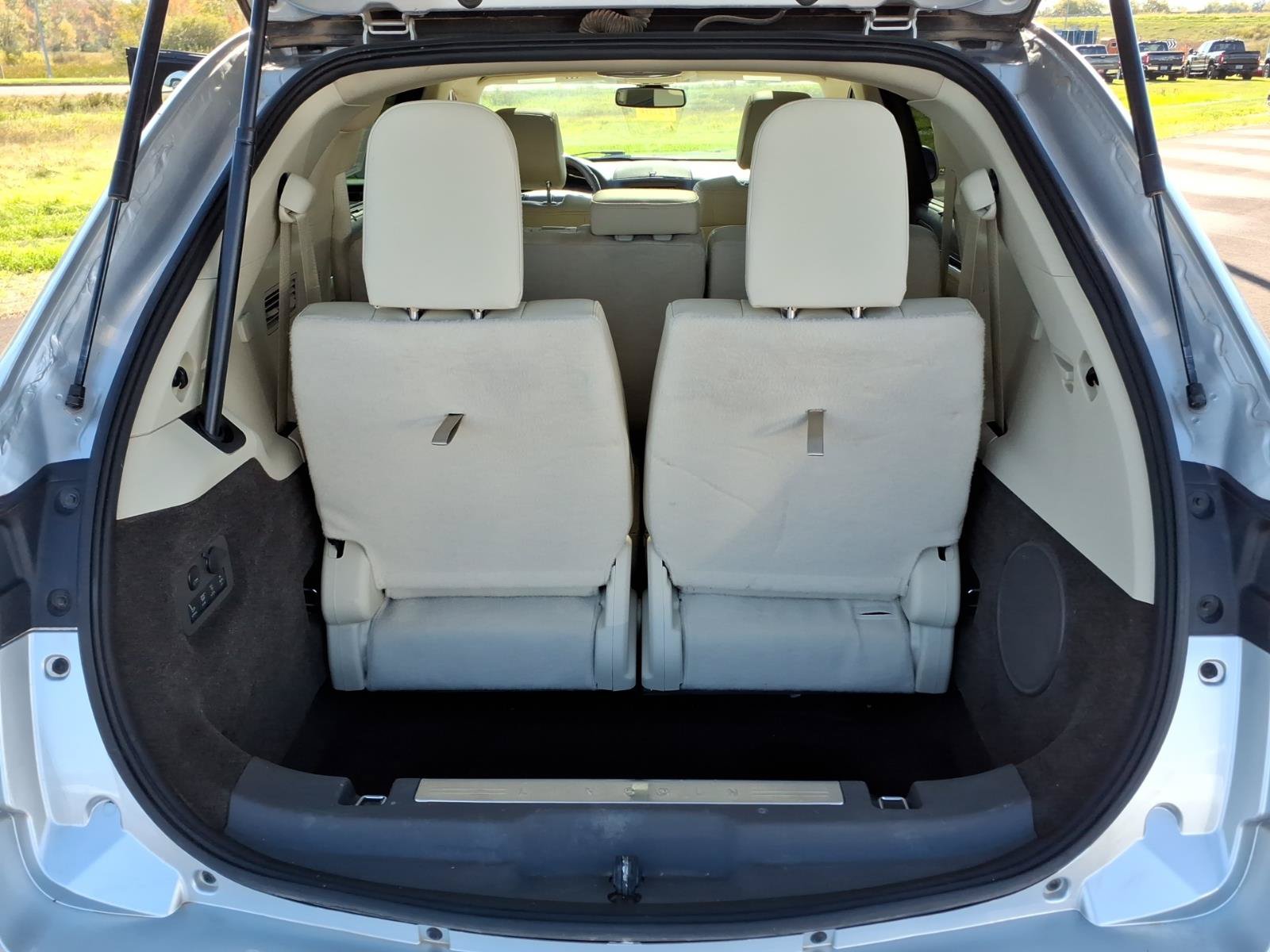 Used 2017 Lincoln MKT AWD w/ Technology Package image 20