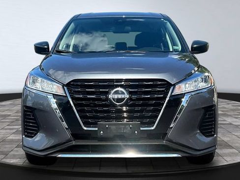 Used 2025 Nissan Kicks Play S FWD image 2