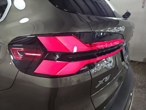 Certified 2024 BMW X5 xDrive50e w/ Premium Package image 36